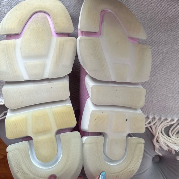 Authentic Balenciaga Speed 2.0 - Picture 4 of 6